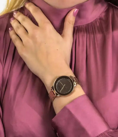 שעון אן קליין לאישה דגם ak/3222rmrg